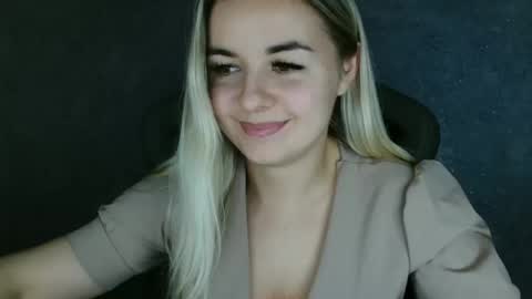 Megane online show from March 11, 2025, 3:12 pm