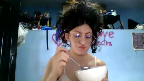 love_electra online show from February 10, 2026, 9:41 pm