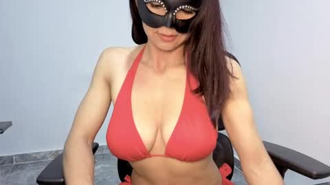 Nina online show from May 21, 2026, 8:16 pm