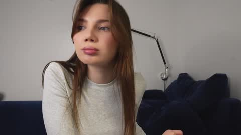 Sofi   online show from February 7, 2025, 2:04 pm