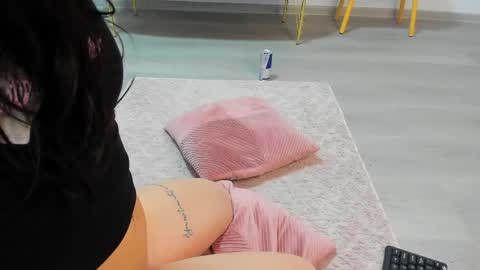 Andreea online show from April 9, 2026, 6:19 am