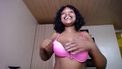Snapshot of love_niahh chatting on November 26, 2025, 1:45 pm niahh online show from November 26, 2025, 1:45 pm