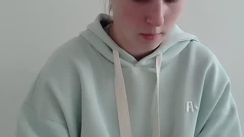 Vivian online show from November 10, 2025, 10:58 am