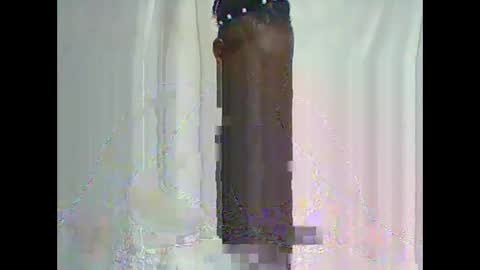 Lynn online show from November 16, 2025, 3:28 pm