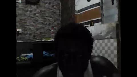 lovebirds684255 online show from April 13, 2026, 12:16 am