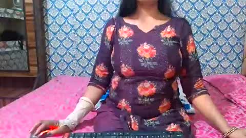 Divya online show from December 14, 2025, 3:39 pm