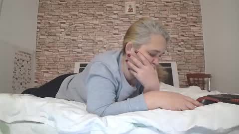 Snapshot of loveheaven4u chatting on December 1, 2025, 1:16 pm heaven online show from December 1, 2025, 1:16 pm