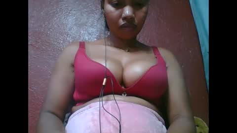 Snapshot of loveinlife750427 chatting on October 22, 2025, 5:24 pm loveinlife750427 online show from October 22, 2025, 5:24 pm