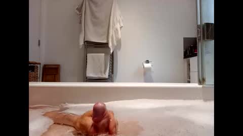 loveit448691 online show from April 9, 2026, 3:39 pm