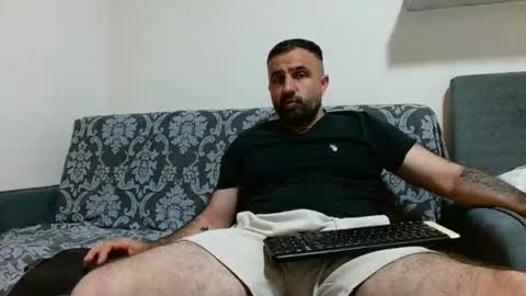 loveivat80 online show from April 18, 2026, 5:28 pm