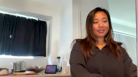 Snapshot of lovellly_ chatting on December 1, 2024, 7:36 pm Love online show from December 1, 2024, 7:36 pm