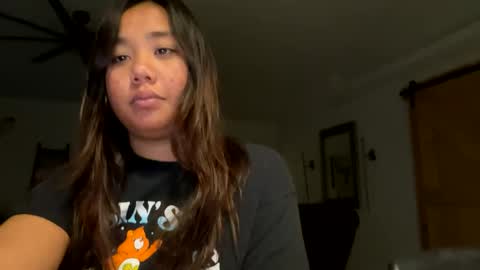 Snapshot of lovellly_ chatting on January 11, 2025, 1:37 am Love online show from January 11, 2025, 1:37 am