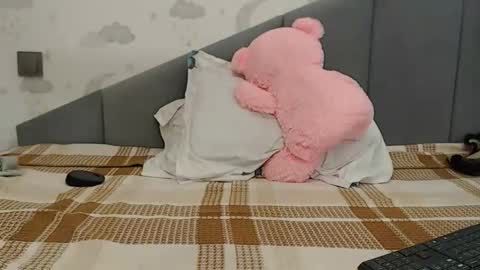 lovellykitty online show from September 17, 2025, 6:48 am