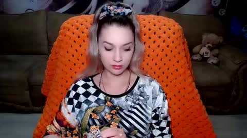 Snapshot of lovellymalina chatting on December 10, 2024, 5:11 pm private open online show from December 10, 2024, 5:11 pm
