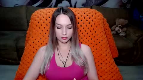 Snapshot of lovellymalina chatting on December 13, 2024, 6:05 pm private open online show from December 13, 2024, 6:05 pm