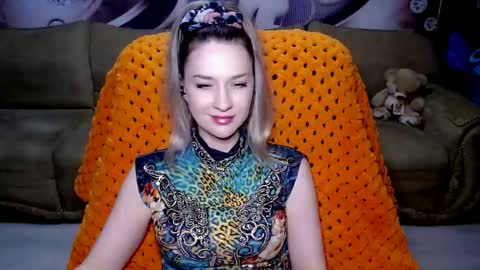 Snapshot of lovellymalina chatting on December 22, 2024, 6:26 pm private open online show from December 22, 2024, 6:26 pm