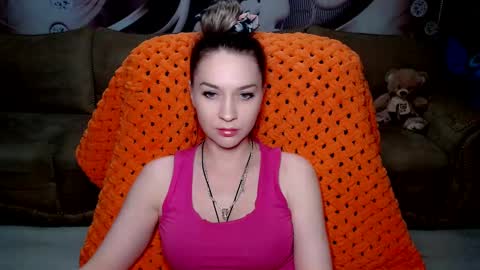Snapshot of lovellymalina chatting on January 1, 2025, 4:07 pm private open online show from January 1, 2025, 4:07 pm