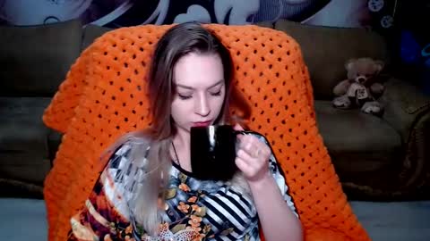 Snapshot of lovellymalina chatting on January 2, 2025, 4:13 pm private open online show from January 2, 2025, 4:13 pm