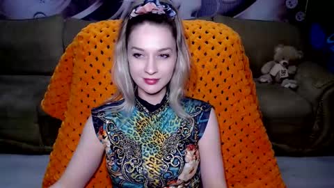 Snapshot of lovellymalina chatting on January 12, 2025, 6:27 pm private open online show from January 12, 2025, 6:27 pm