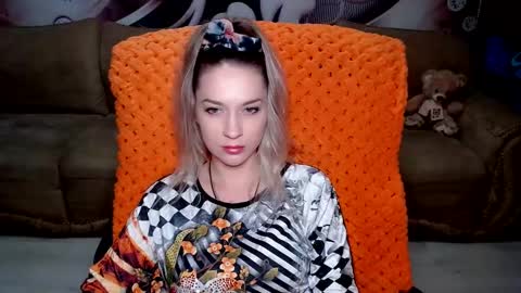 Snapshot of lovellymalina chatting on February 3, 2025, 6:17 pm private open online show from February 3, 2025, 6:17 pm