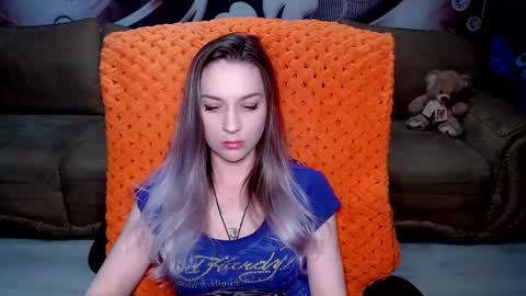 Snapshot of lovellymalina chatting on February 8, 2025, 5:39 pm private open online show from February 8, 2025, 5:39 pm