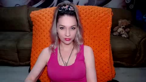 Snapshot of lovellymalina chatting on February 10, 2025, 2:16 pm private open online show from February 10, 2025, 2:16 pm