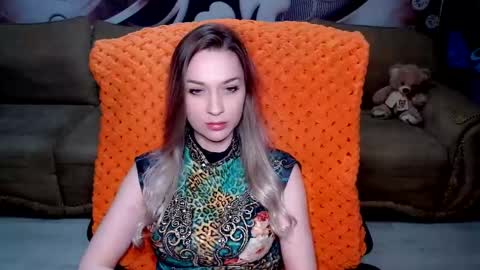 Snapshot of lovellymalina chatting on February 12, 2025, 1:37 pm private open online show from February 12, 2025, 1:37 pm