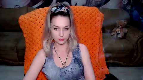 Snapshot of lovellymalina chatting on February 18, 2025, 2:38 pm private open online show from February 18, 2025, 2:38 pm