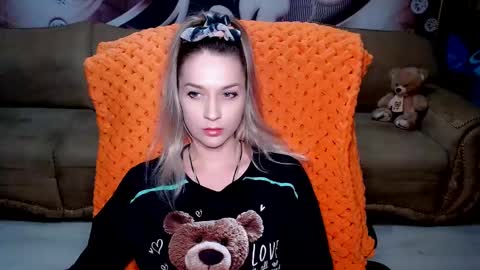 Snapshot of lovellymalina chatting on February 18, 2025, 5:42 pm private open online show from February 18, 2025, 5:42 pm