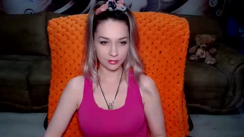 Snapshot of lovellymalina chatting on February 28, 2025, 12:52 pm private open online show from February 28, 2025, 12:52 pm