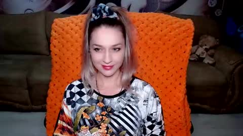 Snapshot of lovellymalina chatting on March 2, 2025, 2:43 pm private open online show from March 2, 2025, 2:43 pm