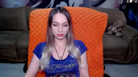 Snapshot of lovellymalina chatting on March 3, 2025, 6:59 am private open online show from March 3, 2025, 6:59 am