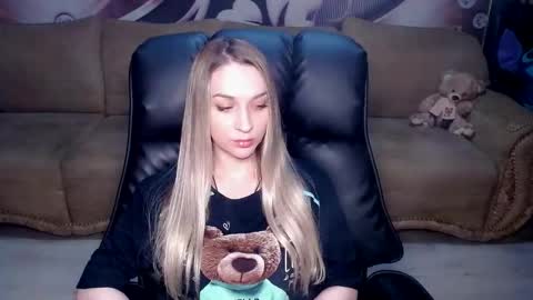 Snapshot of lovellymalina chatting on September 9, 2025, 3:55 pm private open online show from September 9, 2025, 3:55 pm