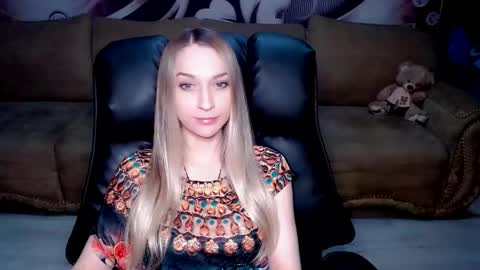 Snapshot of lovellymalina chatting on September 12, 2025, 3:23 pm private open online show from September 12, 2025, 3:23 pm