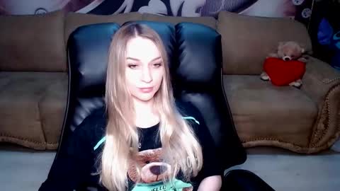 Snapshot of lovellymalina chatting on September 13, 2025, 1:44 pm private open online show from September 13, 2025, 1:44 pm