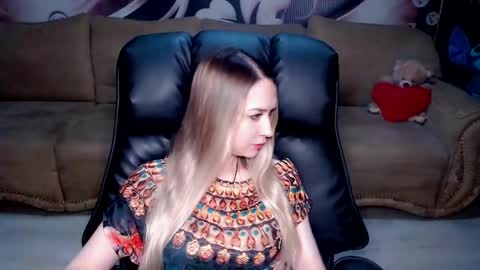 Snapshot of lovellymalina chatting on October 2, 2025, 2:13 pm private open online show from October 2, 2025, 2:13 pm