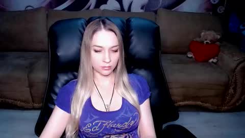 Snapshot of lovellymalina chatting on October 12, 2025, 1:10 pm private open online show from October 12, 2025, 1:10 pm