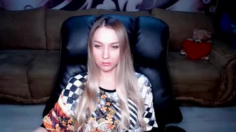 Snapshot of lovellymalina chatting on October 19, 2025, 2:29 pm private open online show from October 19, 2025, 2:29 pm