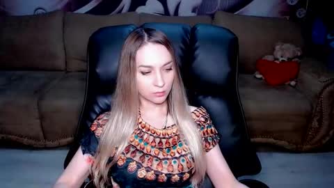 Snapshot of lovellymalina chatting on October 27, 2025, 3:05 pm private open online show from October 27, 2025, 3:05 pm