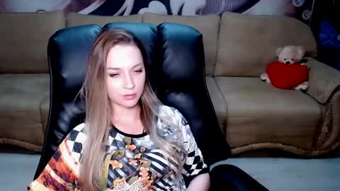 private open online show from April 28, 2026, 4:01 pm