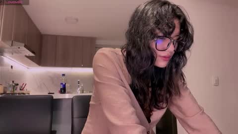 Allyson 3 online show from November 19, 2025, 10:54 pm