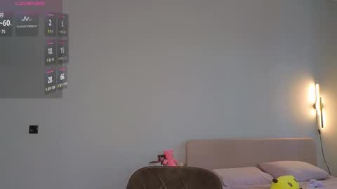 Jenny online show from February 25, 2025, 2:25 am