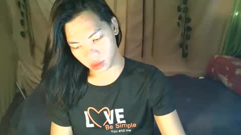 lovely_krizzy online show from December 14, 2025, 6:08 am