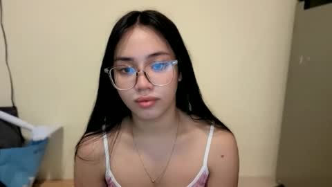 lovely_leah23 online show from October 17, 2025, 9:12 am