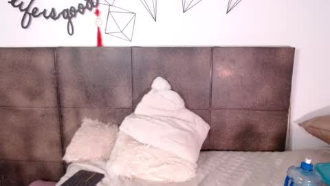 Snapshot of lovely_secret chatting on January 3, 2025, 6:24 pm Hi guys online show from January 3, 2025, 6:24 pm