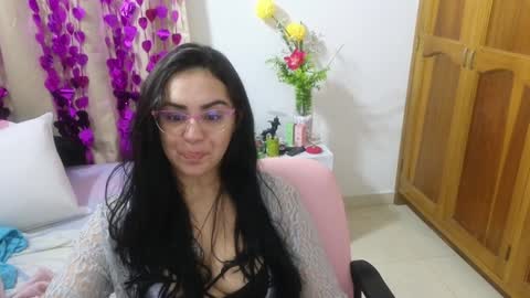 Snapshot of lovely_trix_ chatting on December 16, 2024, 11:44 am Trix online show from December 16, 2024, 11:44 am