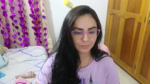 Snapshot of lovely_trix_ chatting on December 17, 2024, 2:23 am Trix online show from December 17, 2024, 2:23 am