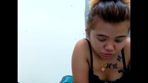 lovelyasian_babe online show from April 12, 2026, 5:34 am