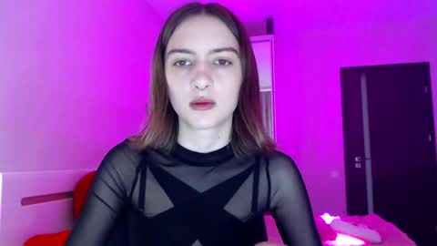 lovelybird69 online show from June 7, 2026, 12:09 pm