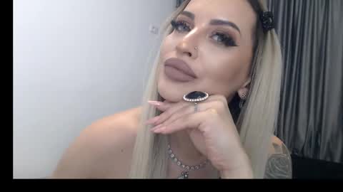 Snapshot of lovelyblondyxxx chatting on February 16, 2025, 1:25 am PrAllinXXXa online show from February 16, 2025, 1:25 am